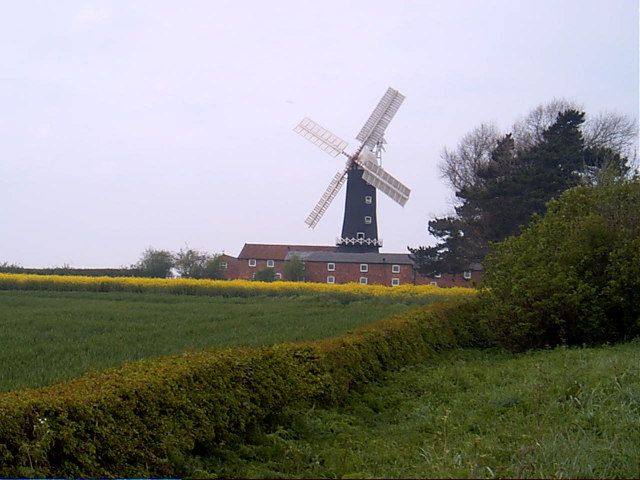 File:Skidby Working Windmill 1.jpg