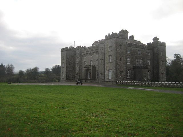 File:Slane Castle - geograph.org.uk - 1658887.jpg