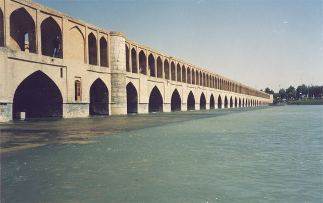 File:33pol esfahan.jpg