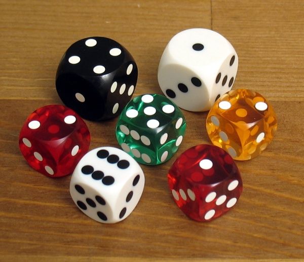 File:Backgammon PrecisionDice.jpg