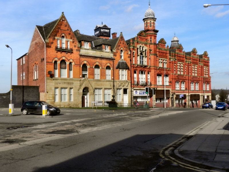 File:Former Maypole public house, Salford.jpg