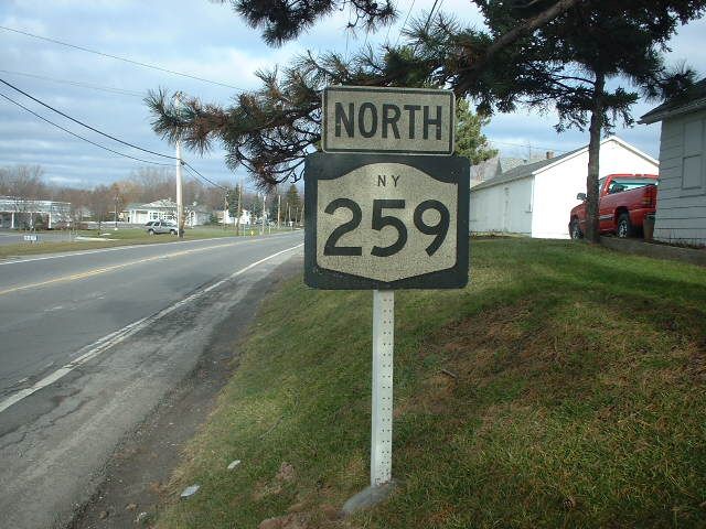 File:Old signage along NY 259 in Chili.jpg