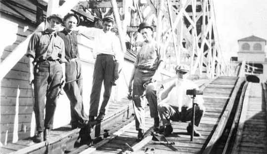 File:Roller coaster crew at Wonderland Park, Minneapolis.jpg