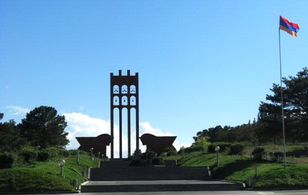 File:Sardarabad Memorial complex.jpg