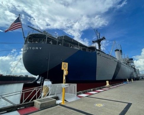 File:Stern view of SS American Victory.jpg