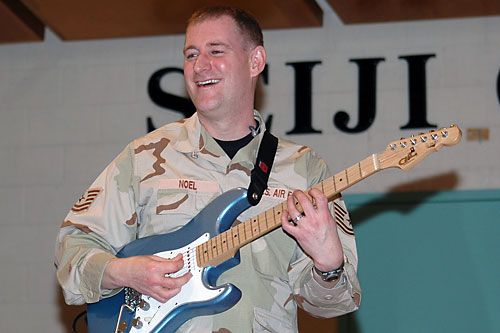 File:United States Air Force Band guitarist.jpg