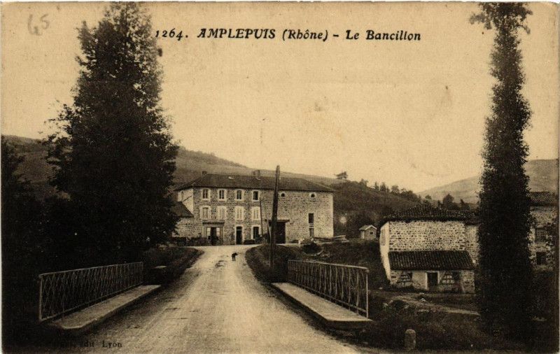 File:Amplepuis (Rhone) - Le Bancillon.jpg