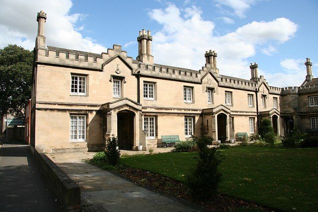 File:Carre's Hospital - geograph.org.uk - 960253.jpg