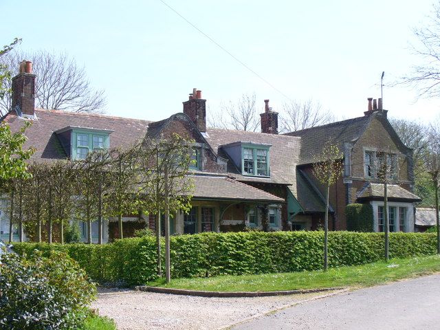 File:East Tisted Railway Station.jpg