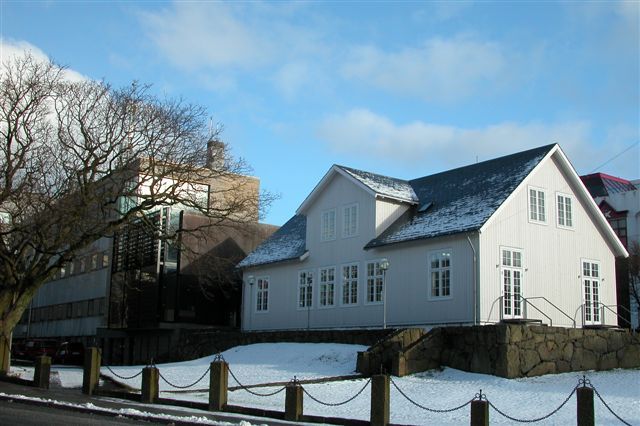 File:Lagting.tórshavn.jpg