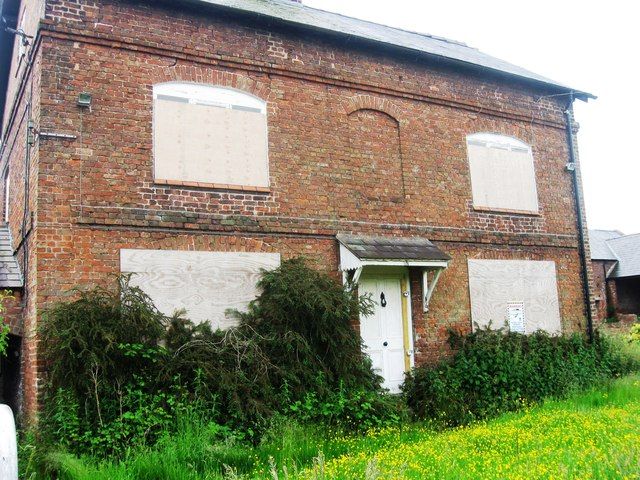 File:Meadowhouse Farmhouse.jpg