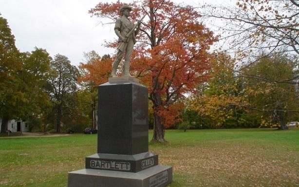 File:Monument, Nottingham Square, NH.jpg