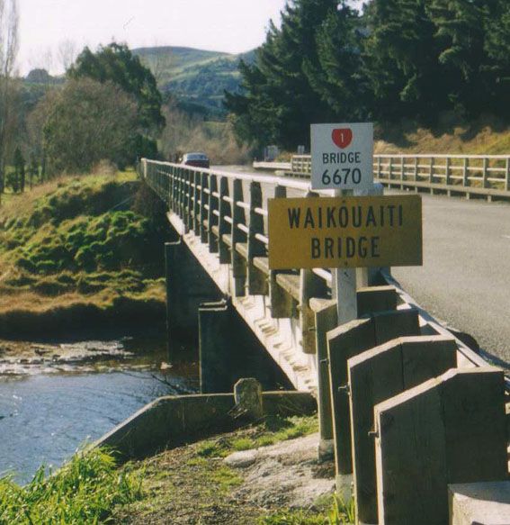 File:NZ-WaikouaitiBridge.jpg