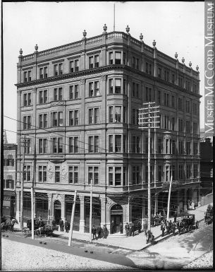 File:Queen's Hotel in Montreal circa 1895.jpg