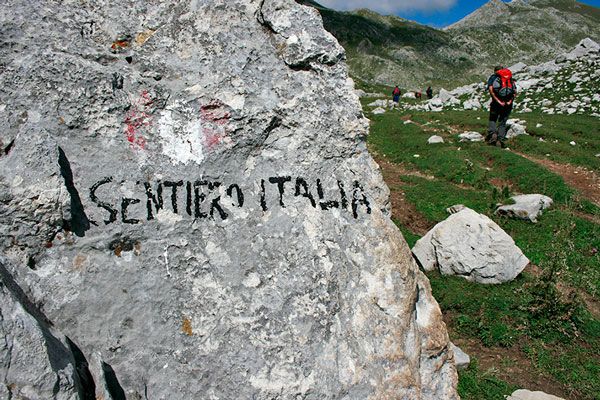 File:Sentiero-Italia.jpg