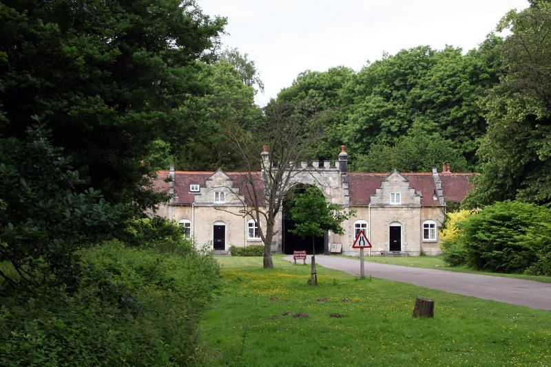 File:Truman's Lodge - geograph.org.uk - 3536657.jpg