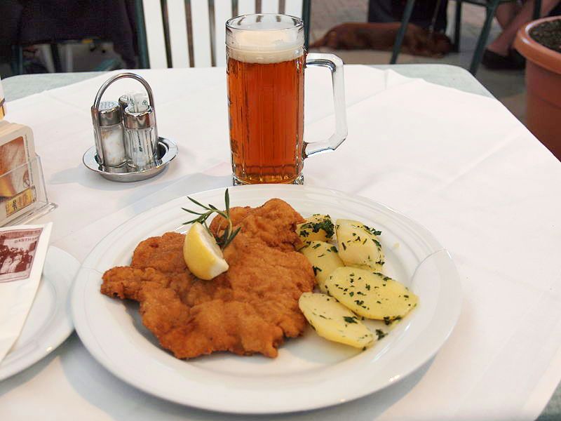 File:Wiener Schnitzel at Gasthaus Joainig (lightened).jpg