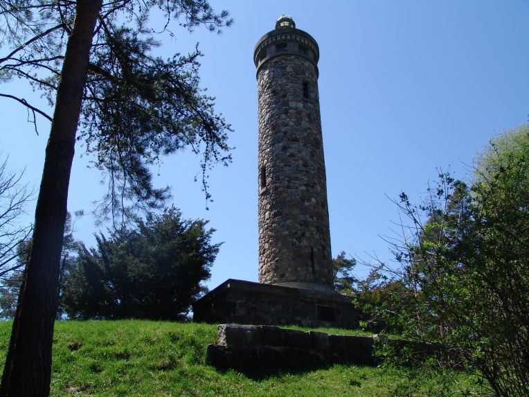 File:Woodbridge Memorial Tower.jpg