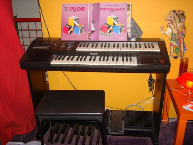 File:Yamaha Electone ME10.jpg