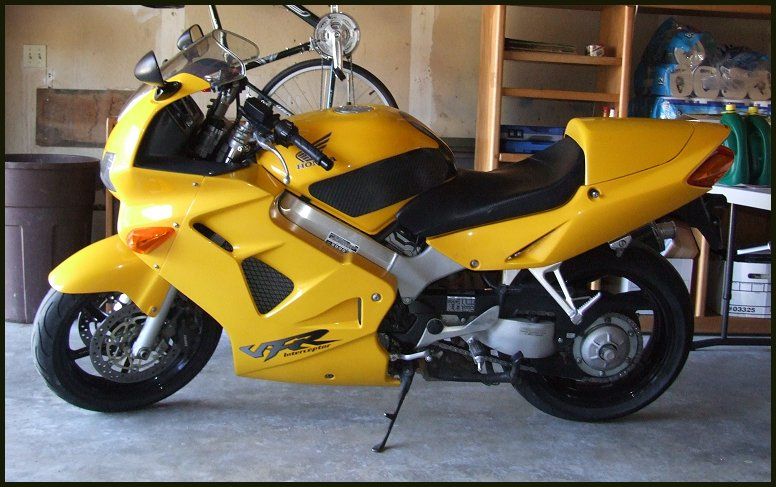 File:2000-HondaVFR.jpg