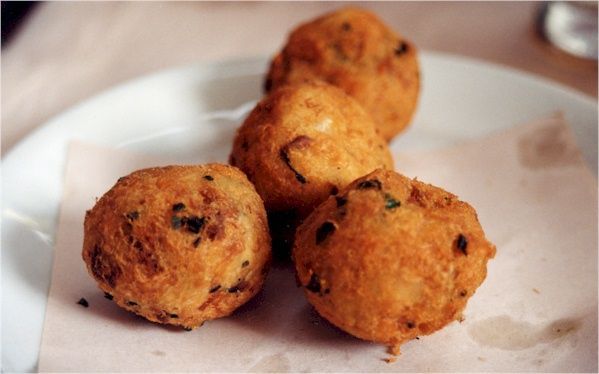 File:Bolinho de bacalhau.jpg