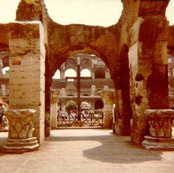 File:Colosseum gateway.jpg