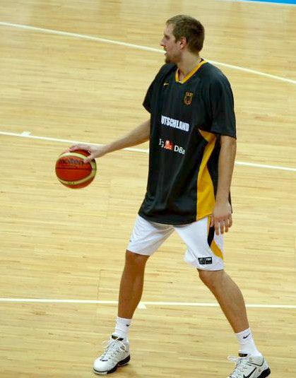 File:Dirk Nowitzki Nanjing.jpg