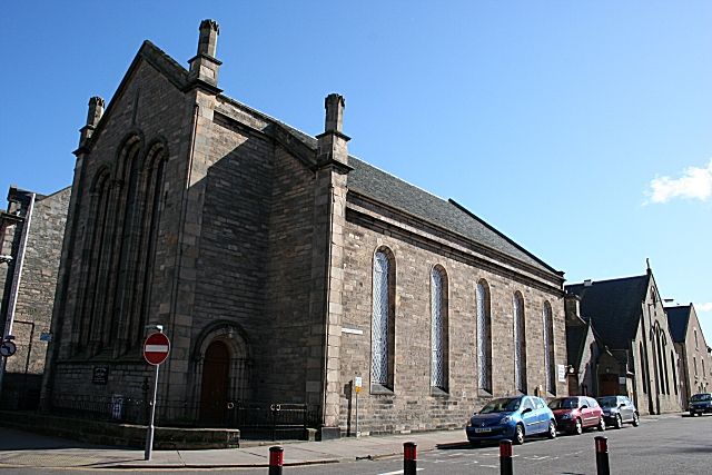 File:High Kirk - geograph.org.uk - 374142.jpg