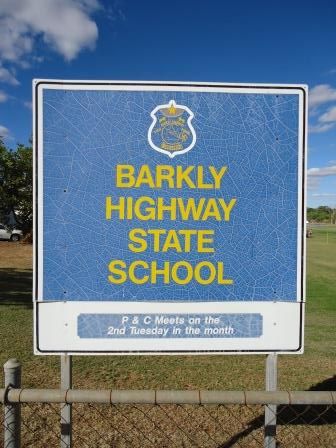 File:Sign, Barkly Highway State School, 2012.jpg