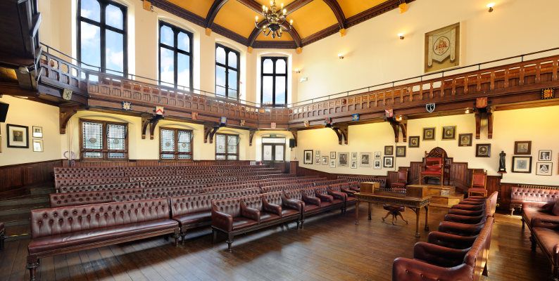 File:The Cambridge Union Chamber.jpg