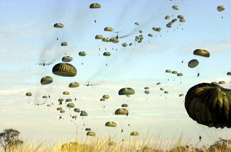 File:US paratroopers jump into Australia.jpg