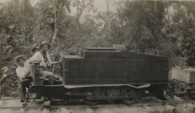 File:Vaca Tramway. Montania motor loco.jpg