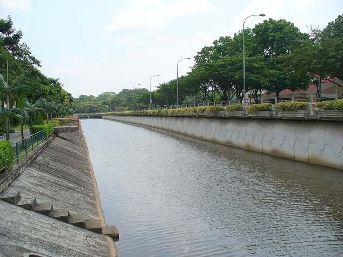 File:Jurong Canal-Singapore.jpg