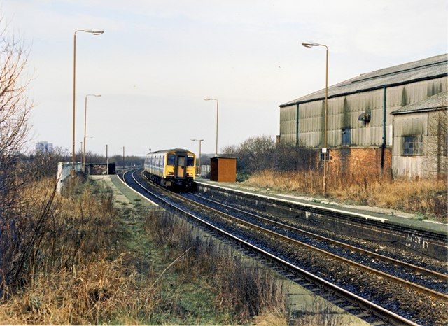 File:Park railway station in 1989.jpg