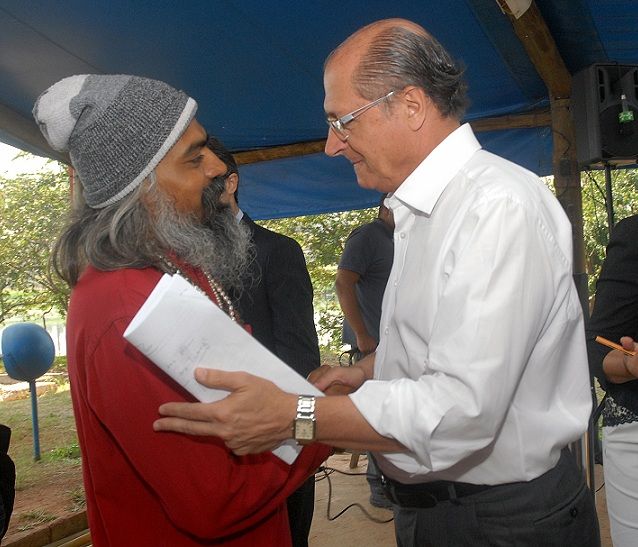 File:Yogi Arwind Governor Geraldo Alckmin 0001.jpg