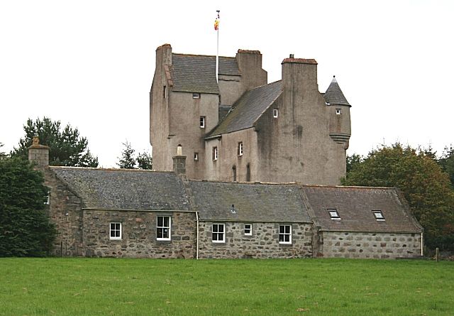 File:Balfluig Castle - geograph.org.uk - 550712.jpg