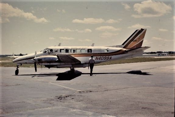 File:Beech Model 99.jpg