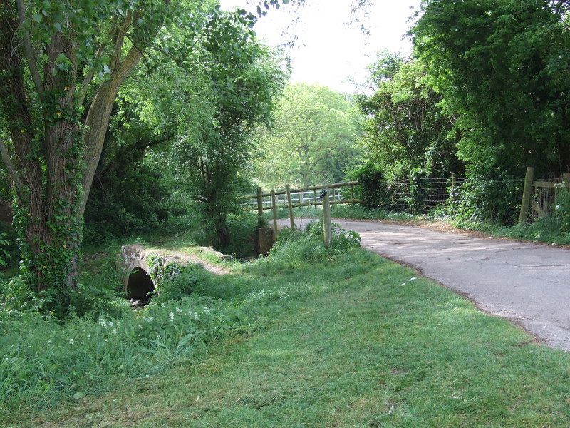 File:Bridges at Sturminster Marshall.jpg