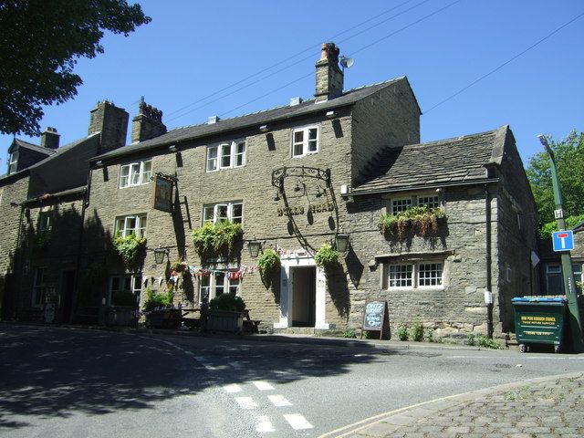 File:Bull's Head, Old Glossop.jpg