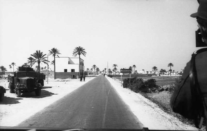 File:Bundesarchiv Bild 101I-782-0004-28, Misurata, Ortschaft.jpg