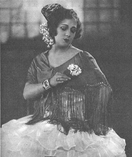 File:Elvira de Amaya 1926.jpg