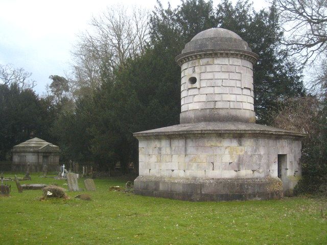 File:Freeman Mausoleum, Fawley-geograph.org.uk-3748791.jpg