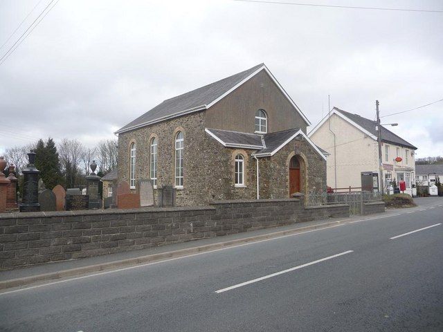 File:Gwyddgrug chapel.jpg