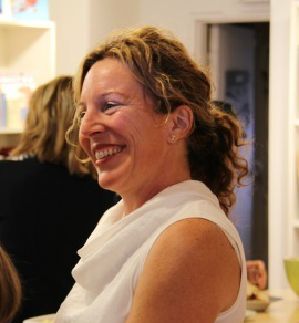 File:Jennifer Couelle.png