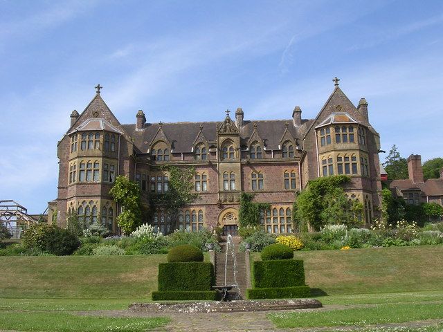 File:Knightshayes Court - geograph.org.uk - 773493.jpg