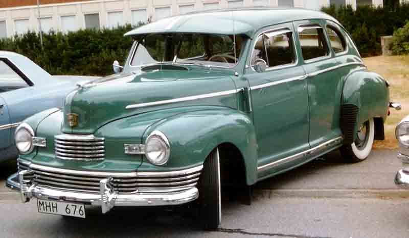 File:Nash 4-Door Sedan 2.jpg