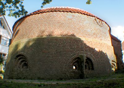 File:Pulverturm Wiedenbrück, Außen.jpg