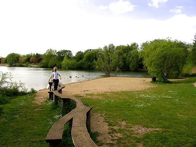 File:Thatcham Lake - geograph.org.uk - 9569.jpg