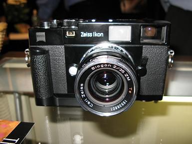 File:Zeiss Ikon Rangefinder w35mm f2.JPG