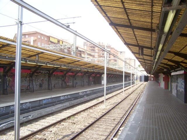 File:Barcelona Metro - Mercat Nou.jpg